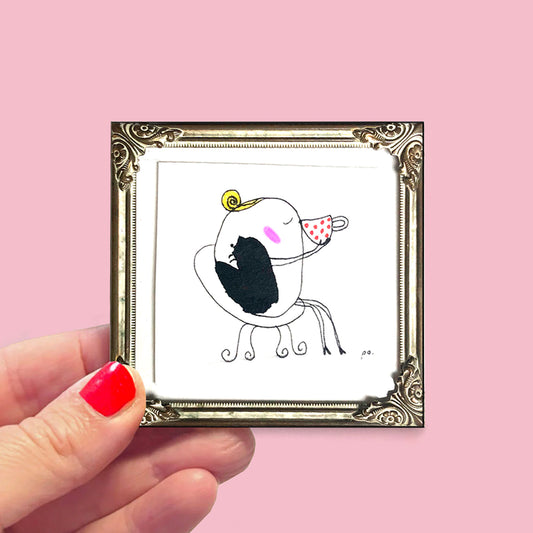 Kvinde med prikket kop